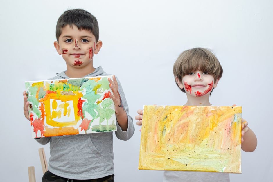 Detalle de una obra de Goya representando juegos infantiles del siglo XVIII