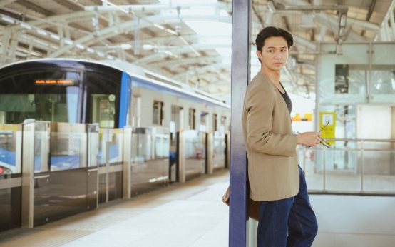 Simulador de conducción de trenes de metro con tecnología moderna e inmersiva
