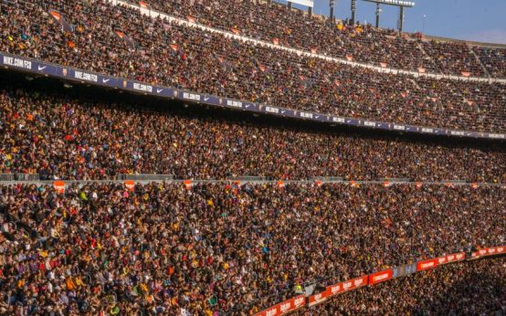 Aficionados concentrados en Plaza Colón para seguir la final del Mundial 2026