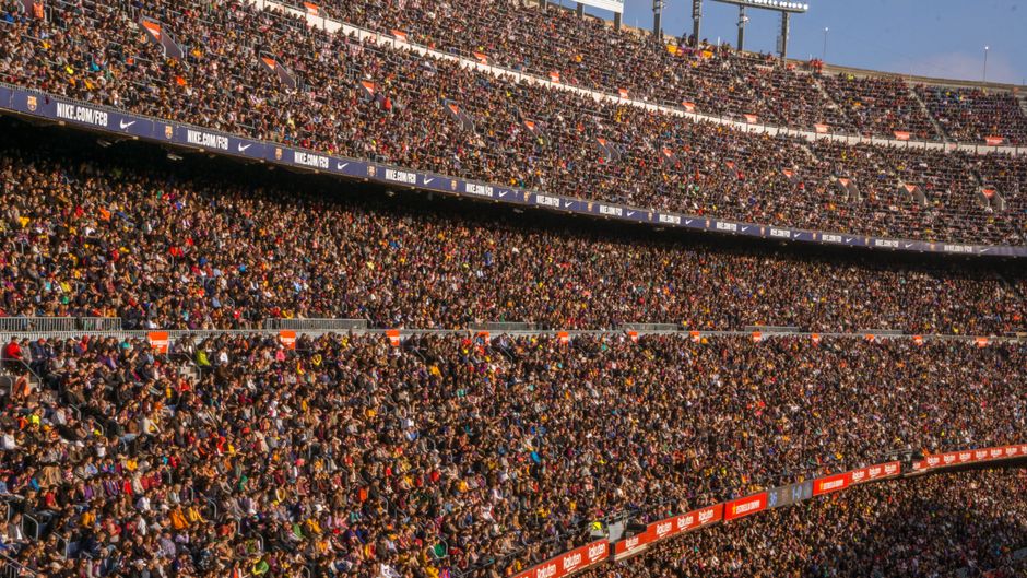 Aficionados concentrados en Plaza Colón para seguir la final del Mundial 2026