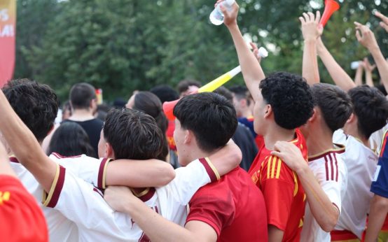Fiestas populares en un municipio de la Sierra de Madrid durante el verano