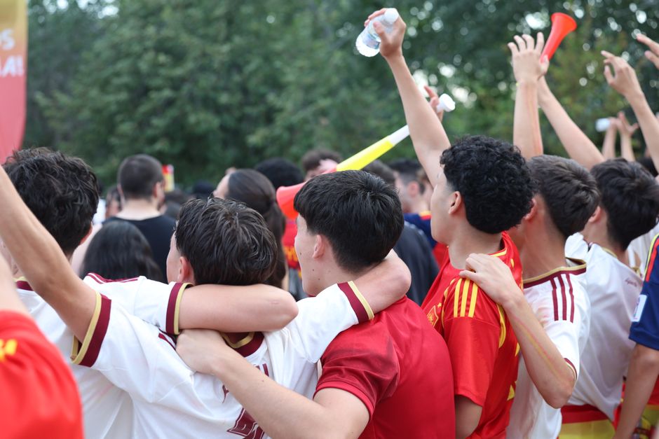 Fiestas populares en un municipio de la Sierra de Madrid durante el verano