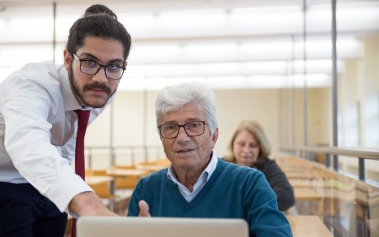 Participantes en un taller municipal para mayores en Pozuelo de Alarcón