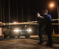 Cinta policial acordonando una zona urbana