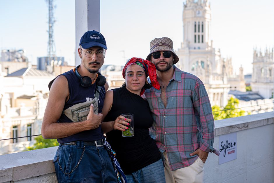 Termómetro bajo el sol en una jornada calurosa de verano en Madrid